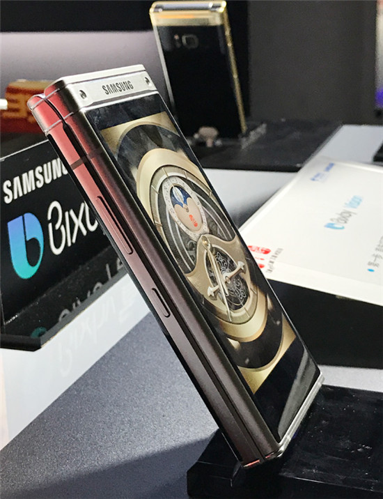 比iPhone X還要彪悍！三星W2018價(jià)格曝光：21999元起