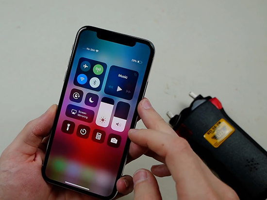 最強無線充電測試：電擊的iPhone X真的能被充電嗎？