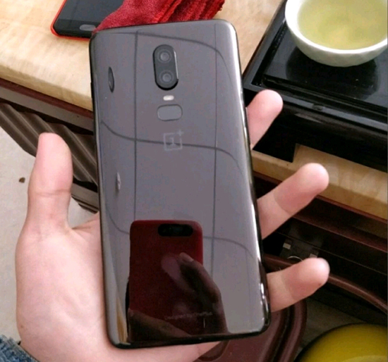 不服跑個分？一加6安兔兔跑分曝光：趕超小米MIX 2S