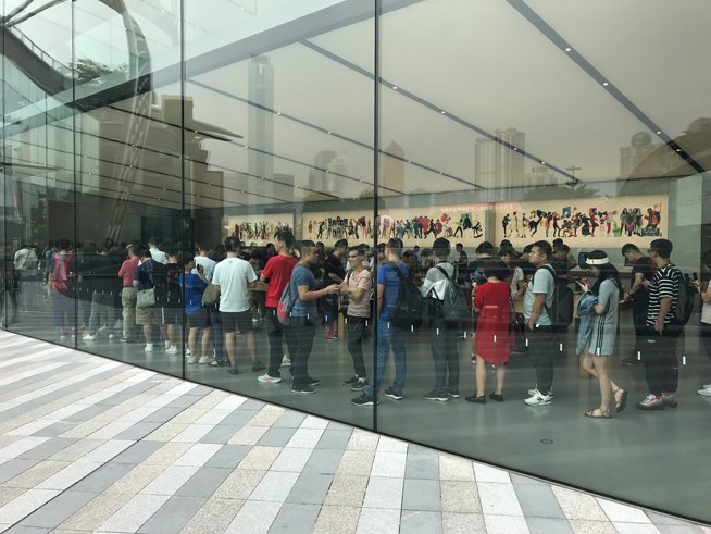 iPhone XS/XS Max開售:現貨破發 黃牛沒肉吃