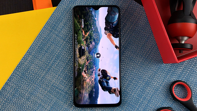 OPPO R17 Pro性能測試:驍龍710表現給力 吃雞過程流暢