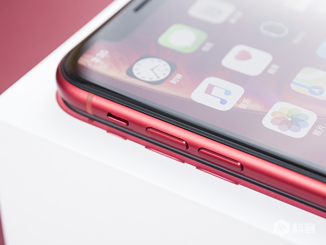 蘋果iPhone XR開箱:這一抹紅色最獨特