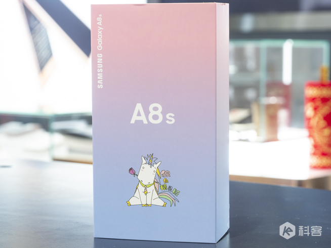 三星Galaxy A8s獨角精靈版圖賞：全新少女心漸變色 情人節專屬禮物