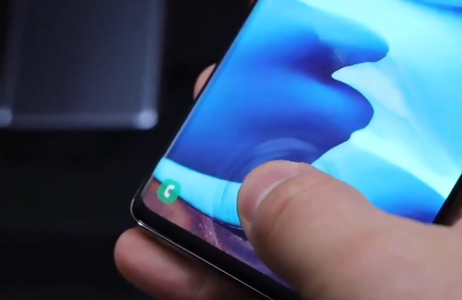 三星Galaxy S10外媒超前上手:白色版真香 超聲波屏幕指紋首次亮相