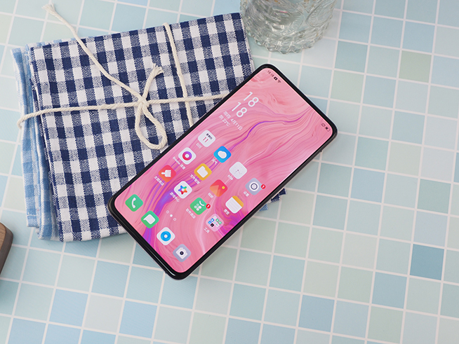 OPPO Reno開箱體驗：全景屏+創意側旋升降結構