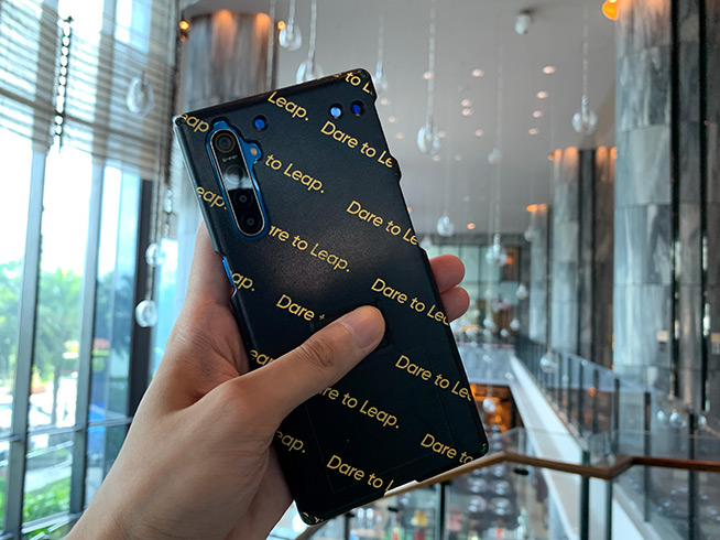 提前滿足你們 realme 6400萬四攝新機(jī)首次亮相