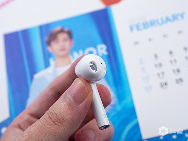降噪媲美AirPods Pro，價錢不到一半！榮耀FlyPods 3評測