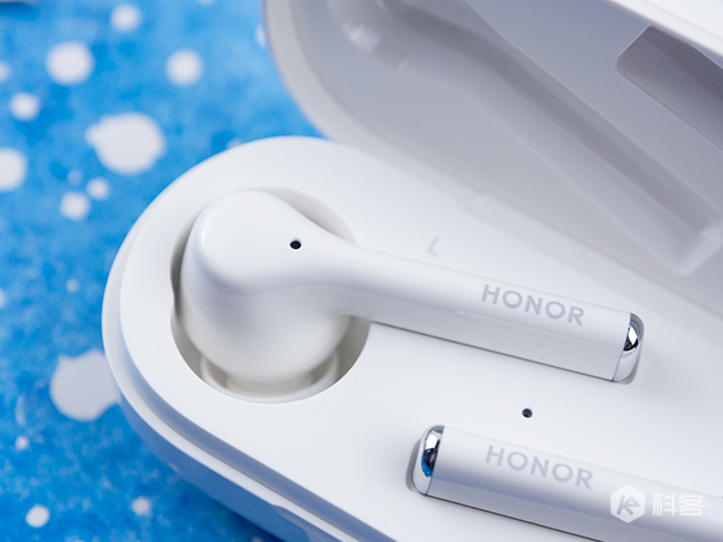 降噪媲美AirPods Pro，價錢不到一半！榮耀FlyPods 3評測