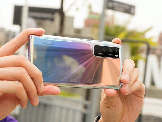 華為nova7 Pro評測:高顏又輕薄 追焦雙攝定義5G自拍新標準