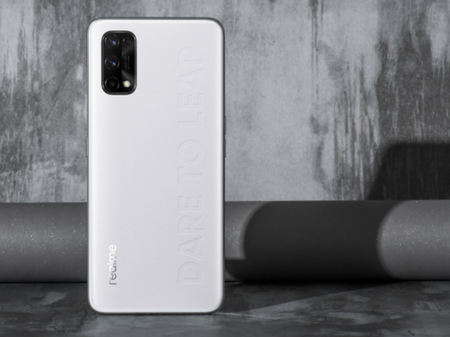 王炸出擊性價比夠頂！realme Q2系列定檔10月13日發布