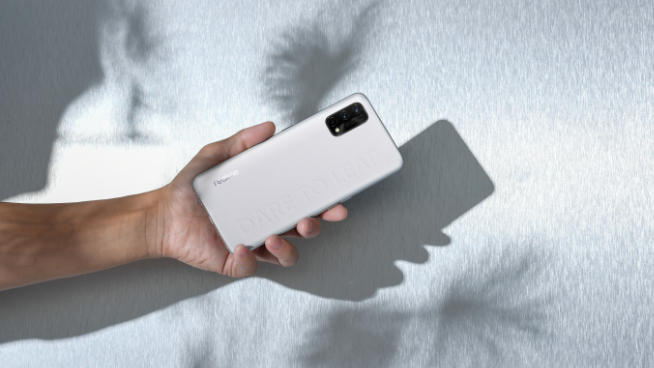 王炸出擊性價比夠頂！realme Q2系列定檔10月13日發布