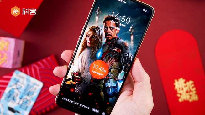 realme V15錦鯉手機開箱：1500元內無敵手！50W閃充降維打擊