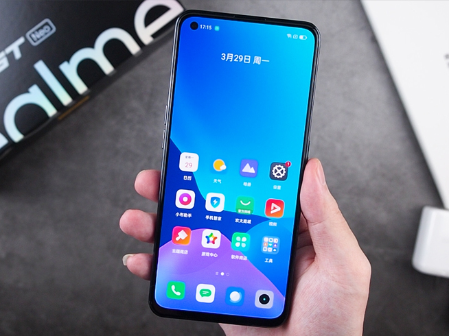 realme GT Neo上手:1799元起射門!天璣1200香不香?
