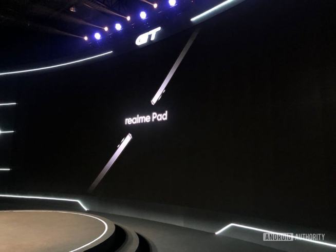高速彎道超車!realme神秘新機+平板/筆記本電腦通通安排上