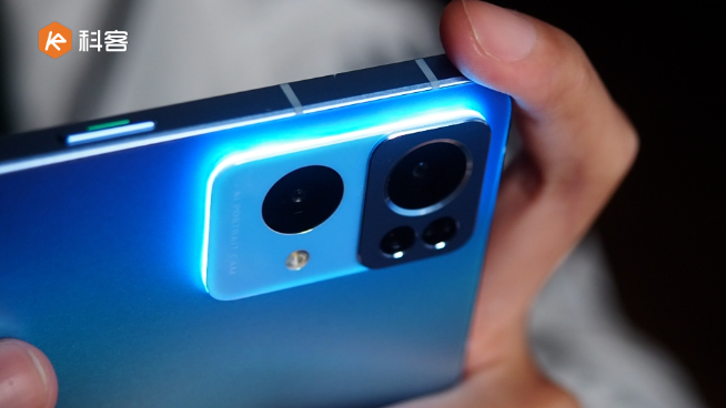 OPPO Reno7 Pro上手體驗(yàn)：前后拍攝都了得！爆款秘訣全靠設(shè)計(jì)？