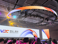 2023 vivo開發(fā)者大會公布四大成果，iQOO 12真機(jī)現(xiàn)身