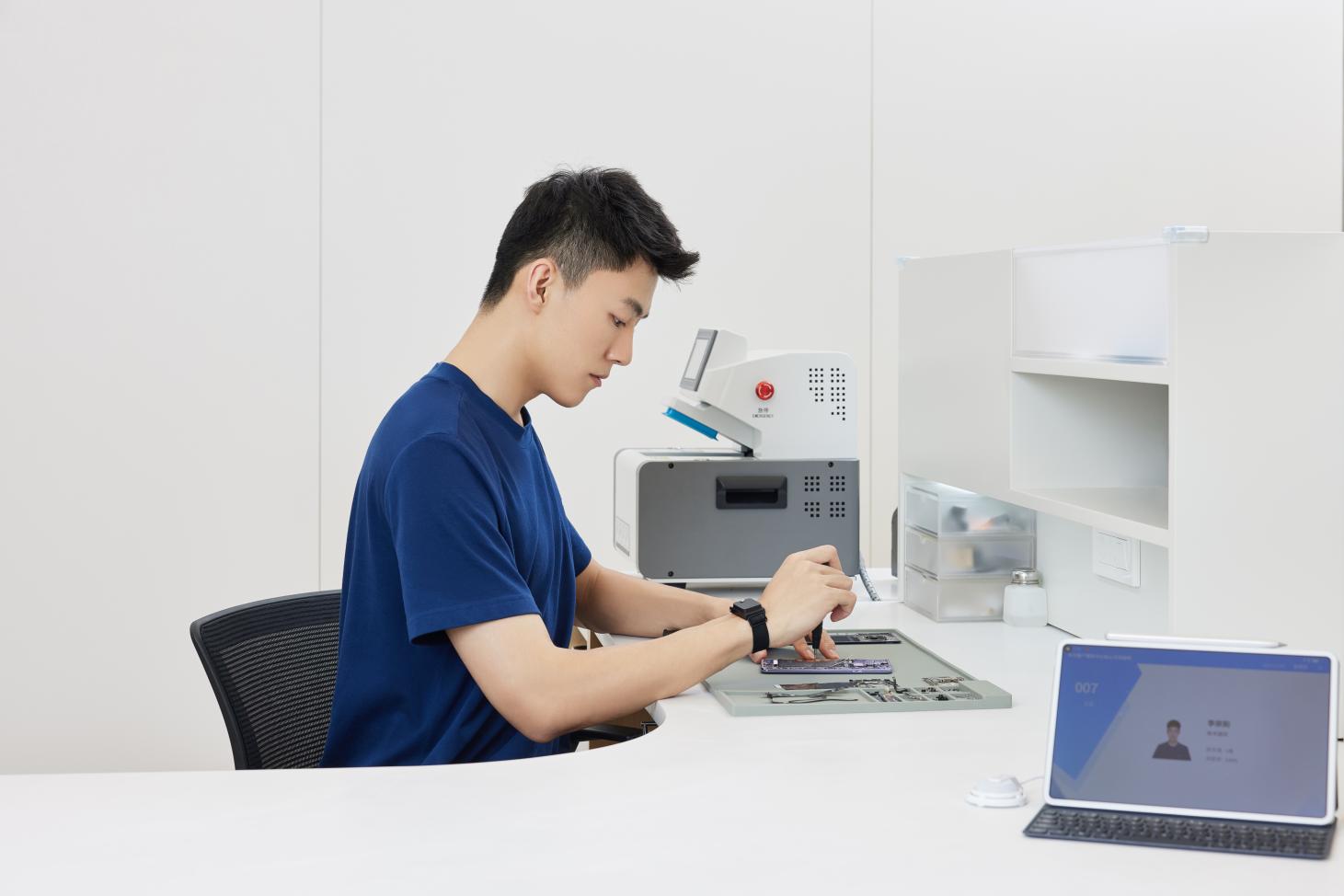 華為服務日驚喜加碼!2025年升級三大權益,惠及更多消費者